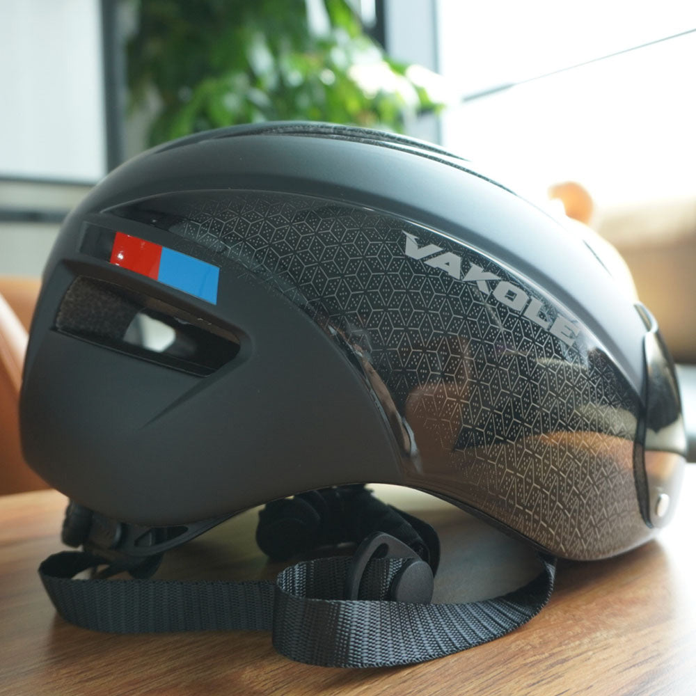 Casco da bicicletta Vakole modellato integralmente con occhiali magnetici